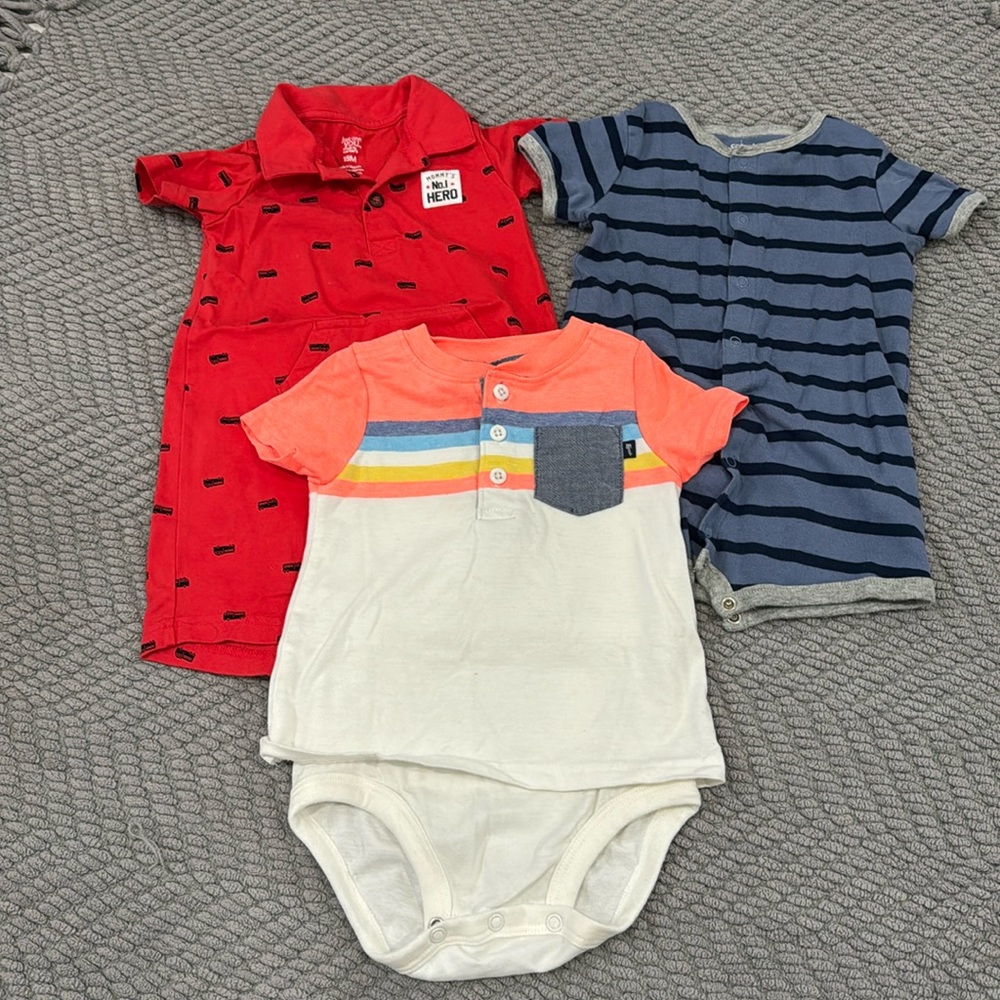 👶🏼 3 Lot of Carter’s Oshgosh Baby Boy items Lot onesies  EUC 18mo